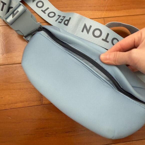 Women PelotonNeoprene Belt Bag Fanny Pack Bag Athletic Light Blue One Size - Picture 2 of 7